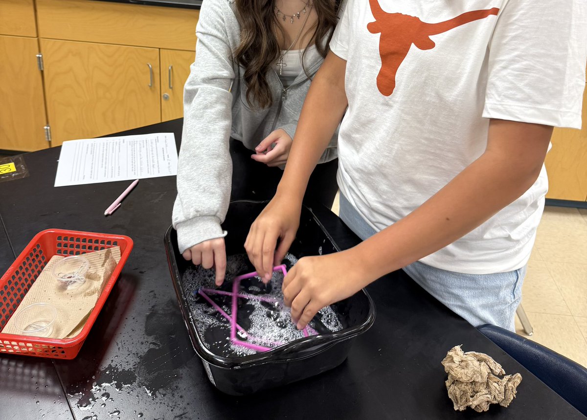 CandaceSchantz's tweet photo. Week 2 was spent exploring cell organelles. Love to see the kids make models and explain them! @NISDGarcia @NISDMSScience @thomasvill1  @ANHafemeister https://t.co/GpjoJWGprw
