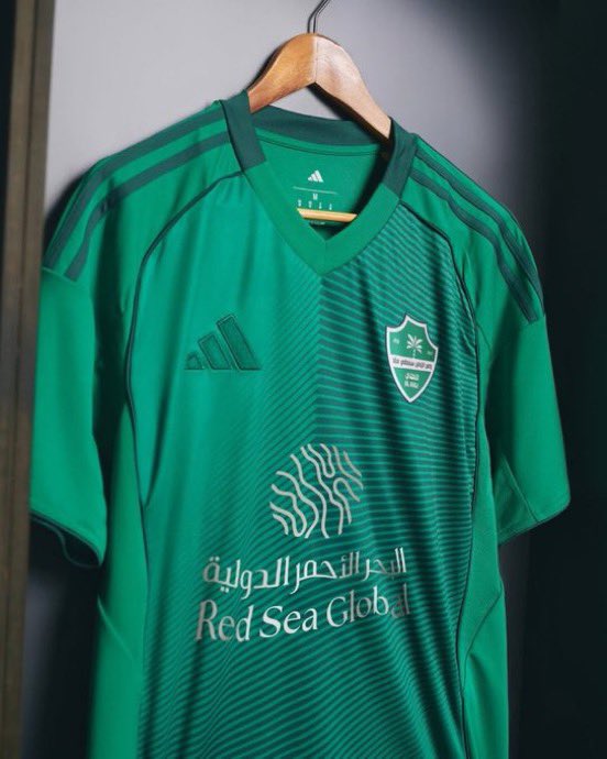 سحب على تيشيرت الاهلي الجديد الاخضر .

الشروط :
- إضافه حسابي 
- رتويت للتغريده 

السحب بيكون من الرتويت بعد 72 ساعه 💚