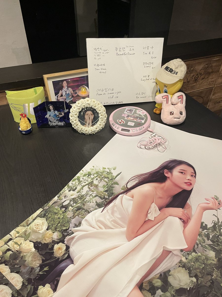 mei_iu0516's tweet photo. 九州ユエナ会🐥✨DVD鑑賞🫶
プレゼント沢山ありがとうございました😳☺️ https://t.co/p9mymcl9Nr