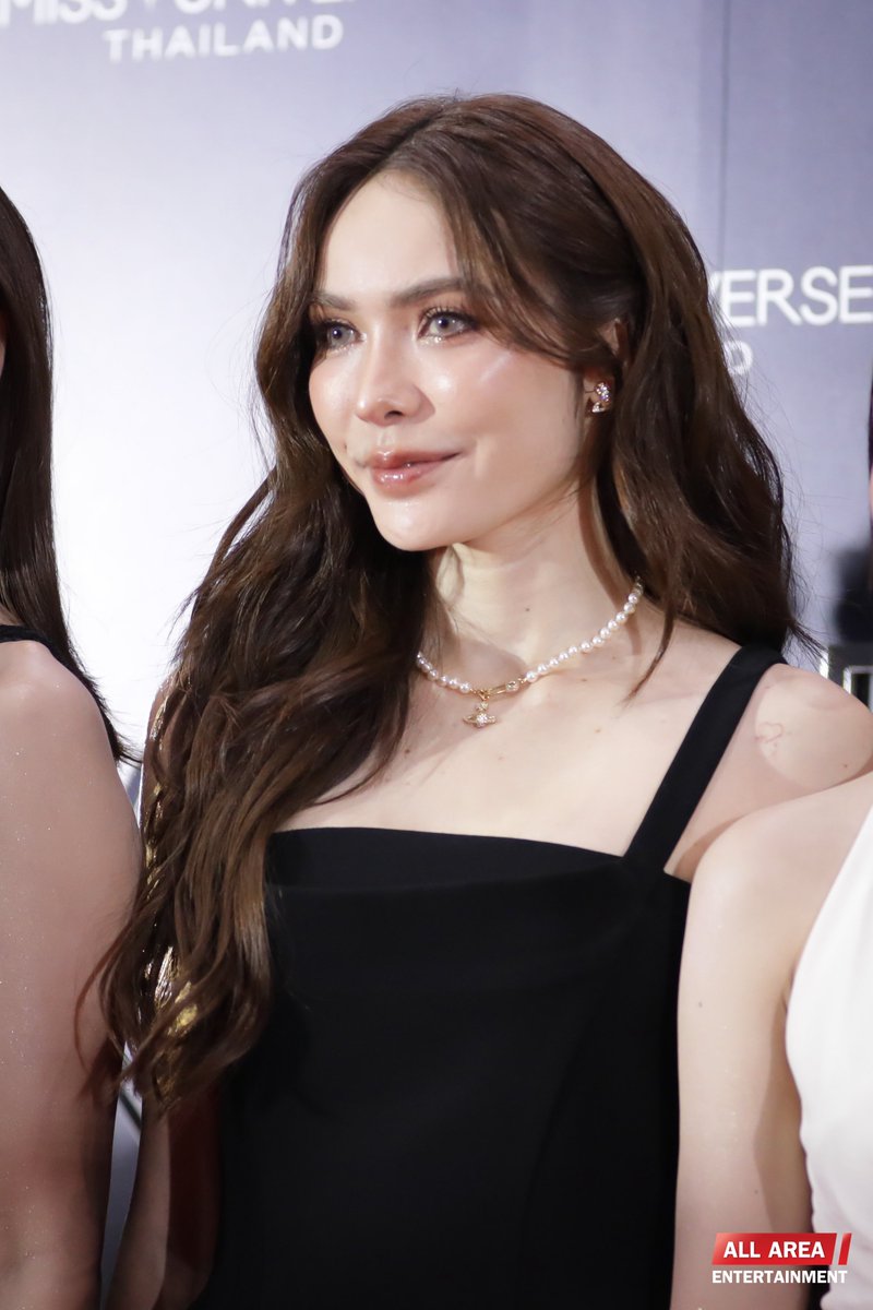“ชาล็อต-ออสติน” ร่วมเดินพรมแดงงานประกวด Miss Universe Thailand 2025 รอบตัดสิน

#MissUniverseThailand2025
#FinalMUT2025xCharlotte
#ENGLOTxRedCarpetWithMGIStar