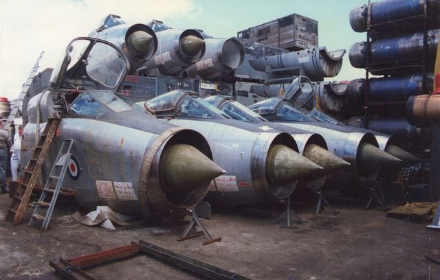 clark_aviation's tweet image. A sad selection of ex-Royal Saudi Arabian Air Force EE (BAC) Lightnings, bought back by to the UK by BAe in 1986, at the end of their service life. 
This photo was taken in 1997, when some of them were at Marine Salvage Ltd, just off the M275 into Portsmouth.😢