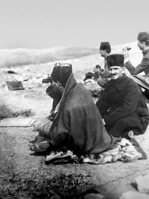 Hattı müdafaa yoktur, sathı müdafaa vardır. O satıh bütün vatandır.

104 yıl önce bugün;
22 gün 22 gece sürecek olan Sakarya Meydan Muharebesi başladı!

Gazi Mustafa Kemal Atatürk ve tüm kahraman şehitlerimizi,gazilerimizi saygı ,minnet ve rahmetle anıyoruz.

#Göztepe