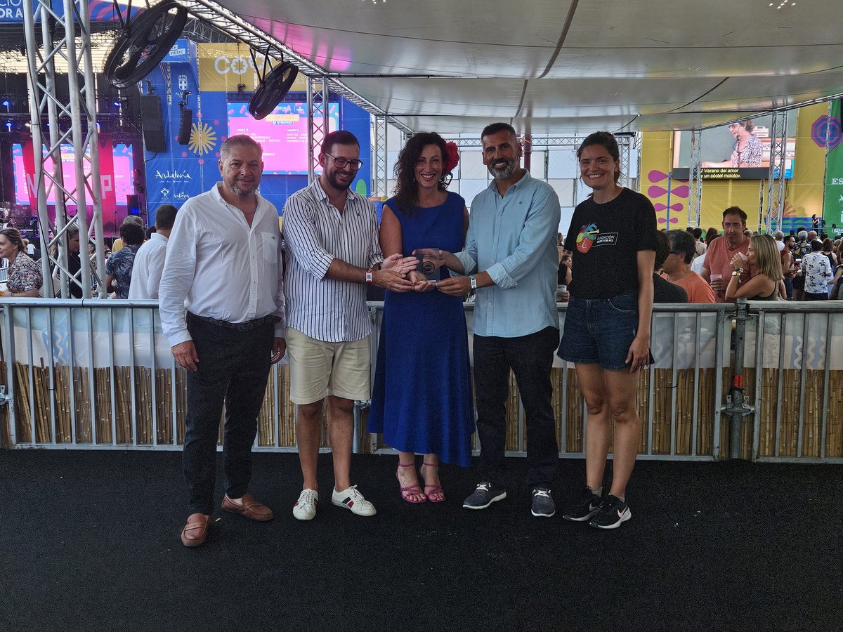😍 La triunfante variedad de Cooltural Fest alegra la 1ª noche de Feria en el Recinto.
🏆 El festival se convirtió ayer en el primer festival de España con la certificación del sello de accesibilidad que otorga la Fundación Music For All.
#AlmeriaEsCultura <a href="/aytoalm/">Ayuntamiento de Almería</a> @windcruz