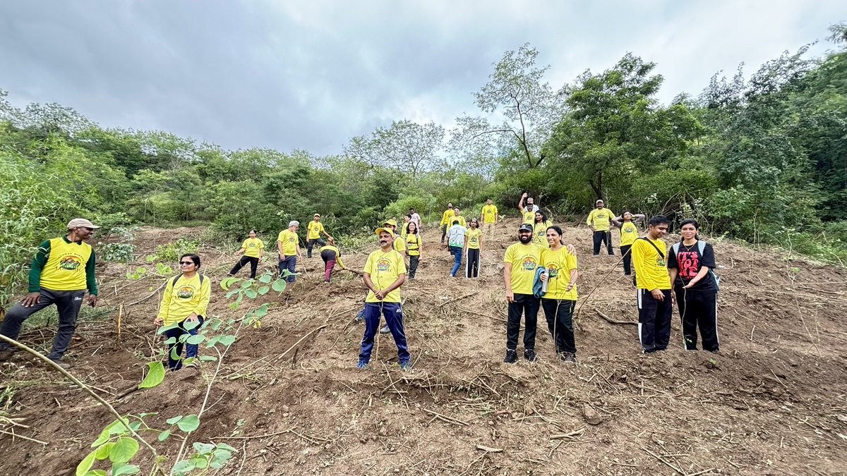 GreenSunriseHiL's tweet photo. 10,000 plantations in 2025 isnโt just a goal, itโs a promise โ Sunday Hikers join Green Sunrise Hill to make it real. ๐ฑ๐ #GreenSunriseHill #10KPlantations #SundayHikers #NaturePromise #hikers #pune #wagholi https://t.co/avjkH4fUmZ