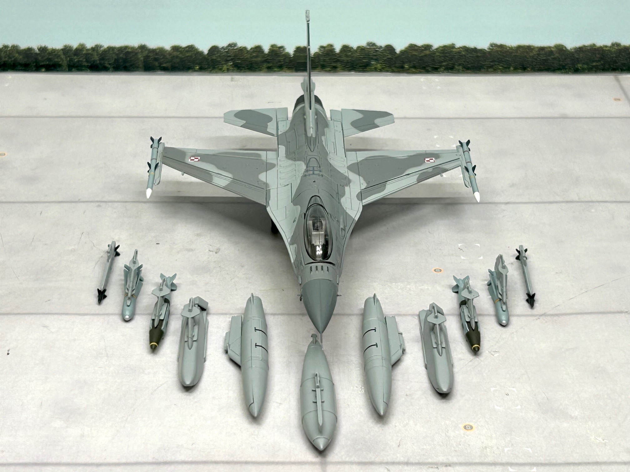 ホビーマスター - Search / X 【80年終戦記念】F-16 CM Fighting