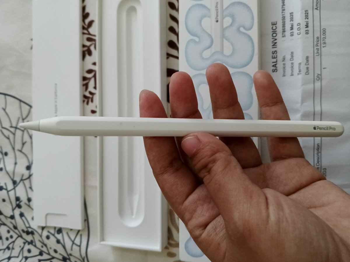 wts wtb saya jual iPad iPhone ya tweet media