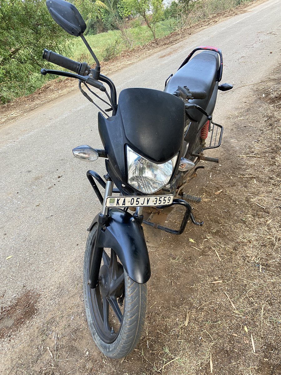 RGK007x's tweet photo. @blrcitytraffic 
My Honda Bike
KA-05-JV-3559, is in our farm land since 2018 by mistake the challan has been raised kindly rectify the issue.
My vehicle pic is attached. https://t.co/ML2GQ7rxCC