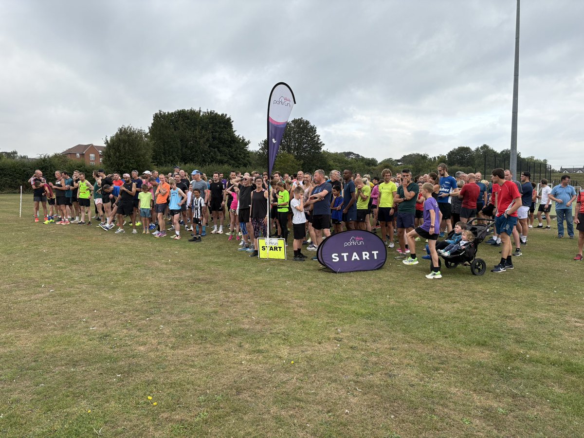 Event #200 today in #Whitby and great to see 266 participants complete the course, encouraged by cake and minions! Many thanks to our amazing volunteers 🧡
<a href="/gazetteinwhitby/">Whitby Gazette</a> <a href="/parkrunUK/">parkrun UK</a> 
🌳#loveparkrun