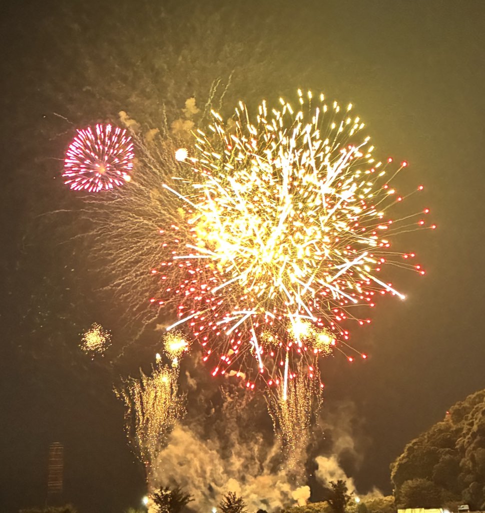 伝説怪獣ウー、花火大会に来る。
クマｽﾞは最近巷を騒がしちゃうからハデスとマフィアとお留守番🐻‍❄️🐻‍❄️🐻‍❄️
🐻‍❄️「焼きそばー、食べたいー｣