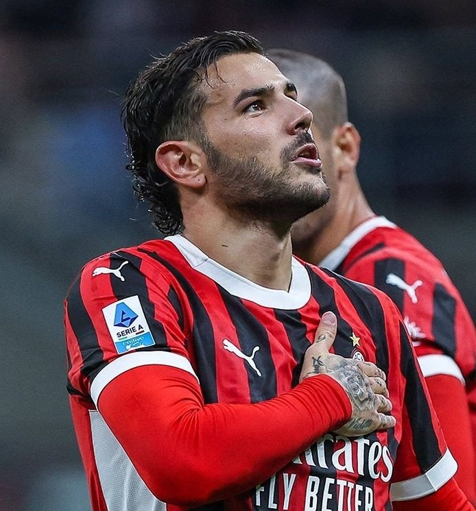 theologia19's tweet photo. È tornata la serie A ma tu quando torni? https://t.co/XS5GrSuDeq