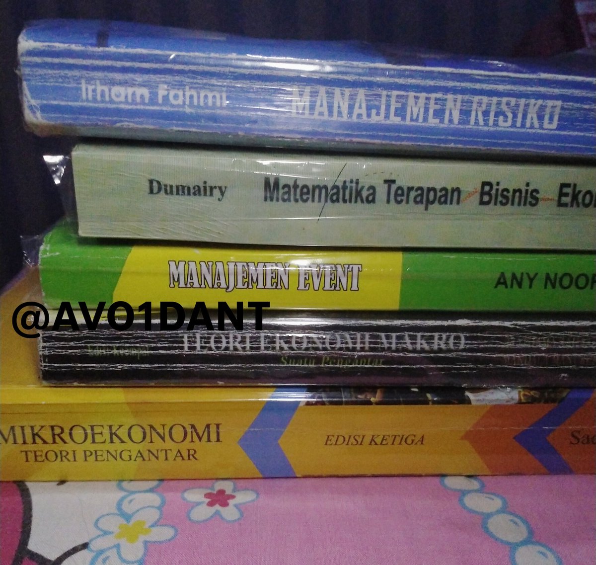preloved buku di pinned 📌 tweet media
