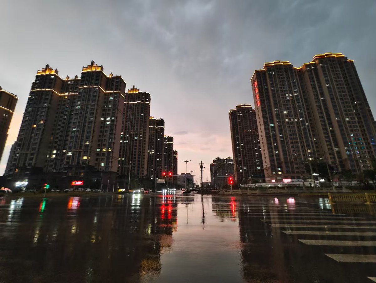 Ameng0403's tweet photo. 这么近 那么美 周末到河北淋场大雨 https://t.co/52wQKpeYhQ