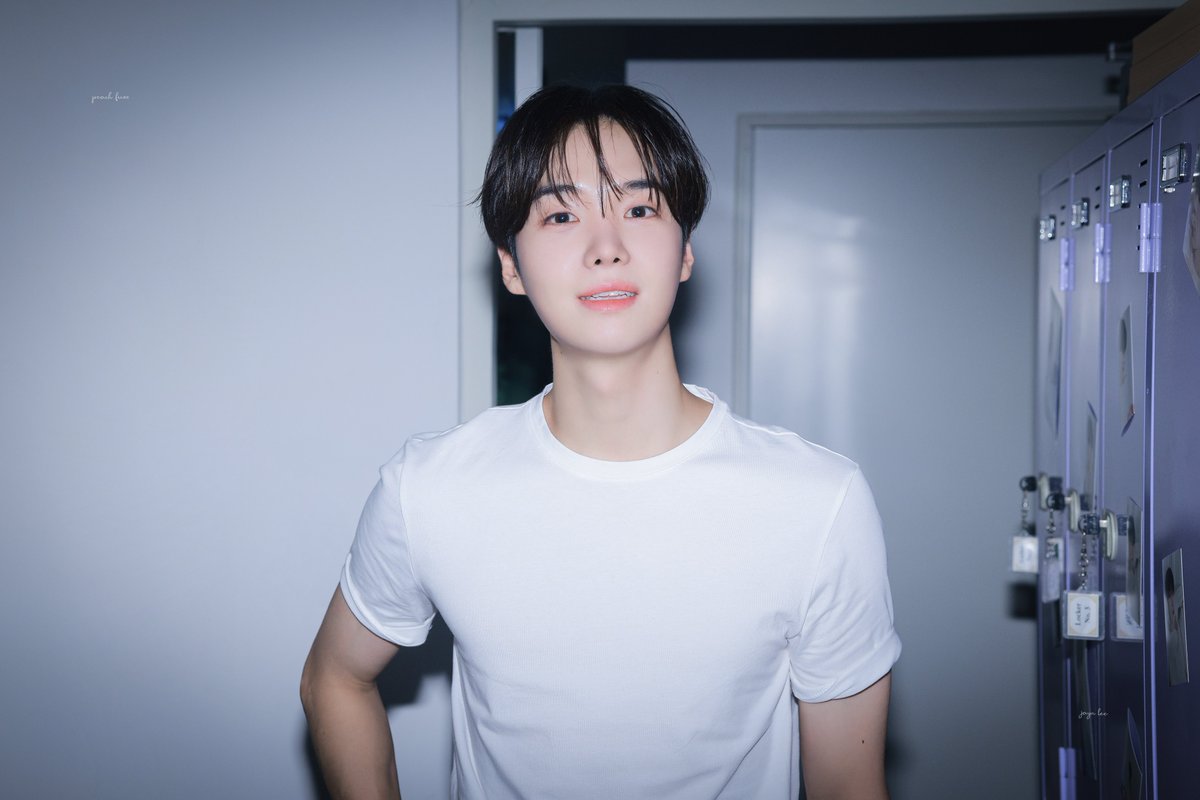 JAEYUN_816's tweet photo. 250816 생일 화보 🥳
#JAYNLEE #JAEYUN #제인리 #재윤 #재윤이_짜쟌 https://t.co/q5K3MtPiYk