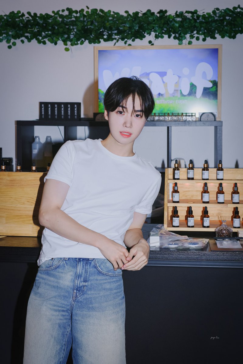 JAEYUN_816's tweet photo. 250816 생일 화보 🥳
#JAYNLEE #JAEYUN #제인리 #재윤 #재윤이_짜쟌 https://t.co/q5K3MtPiYk