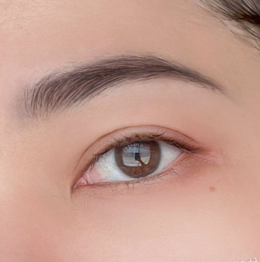 ไอเทมบิวตี้เด็ดๆ ใน 7-11 เยอะเลยนะ หนึ่งในนั้นคือ ดินสอเขียนคิ้วรุ่นใหม่ของ #innbeautyth ดูหัวค่าาาาาา คิดมาให้แล้ว แบนมาก เขียนเป็นเส้นง่าย เส้นคม เนื้อนุ่ม แถมติดทน สีธรรมชาติ ไม่โป๊ะ นี่แนะนำ ว่าควรตำ!!!!