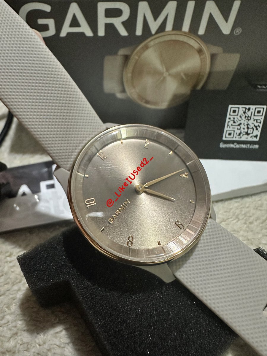 yoonlicious's tweet photo. ⌚️ นาฬิกา GARMIN - Hybrid Smartwatch  Vivomove Trend สี French Gray 

ส่งต่อราคา 3,000 THB + พร้อมส่ง 🛵📦 

✅ อุปกรณ์ครบ 
✅ ใช้งานได้ปกติ 
⚠️ มีรอยขีดข่วนที่หน้าปัดเล็กน้อยตามสภาพการใช้งาน

ทักสอบถามก่อนได้นะคะ 🙇🏻‍♀️

#ส่งต่อนาฬิกามือสอง #Garmin #smartwatch
#อุปกรณ์ฟิตเนส https://t.co/rqrOiYRhaK