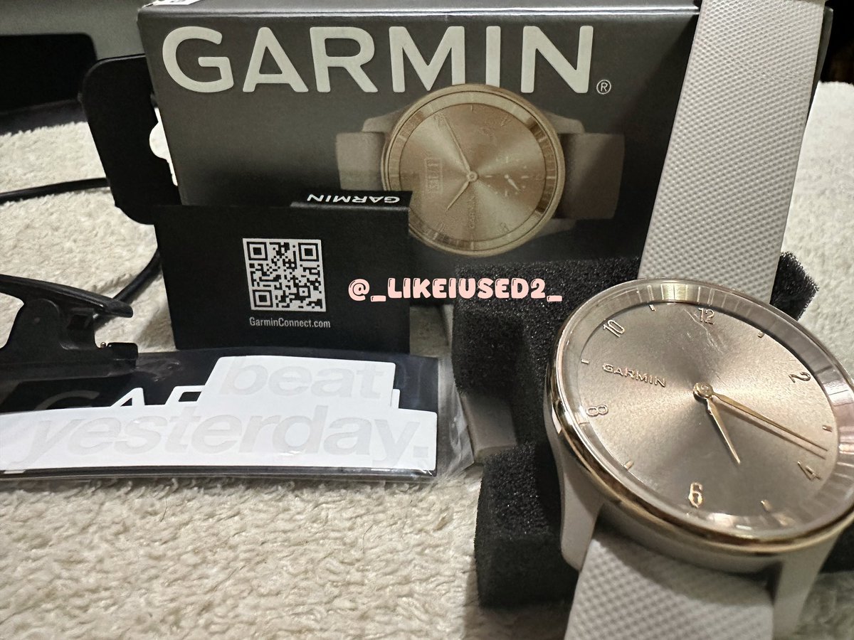 yoonlicious's tweet photo. ⌚️ นาฬิกา GARMIN - Hybrid Smartwatch  Vivomove Trend สี French Gray 

ส่งต่อราคา 3,000 THB + พร้อมส่ง 🛵📦 

✅ อุปกรณ์ครบ 
✅ ใช้งานได้ปกติ 
⚠️ มีรอยขีดข่วนที่หน้าปัดเล็กน้อยตามสภาพการใช้งาน

ทักสอบถามก่อนได้นะคะ 🙇🏻‍♀️

#ส่งต่อนาฬิกามือสอง #Garmin #smartwatch
#อุปกรณ์ฟิตเนส https://t.co/rqrOiYRhaK