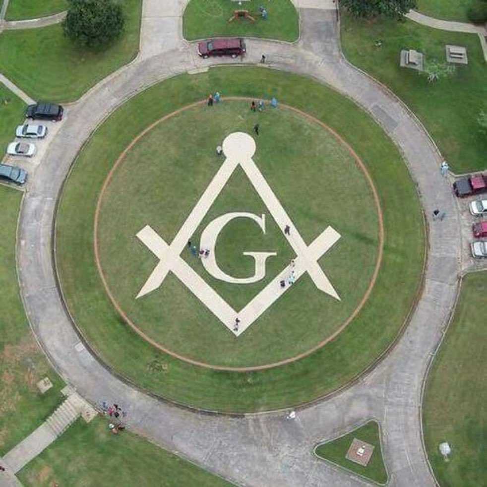 "El amor es el significado último de todo lo que nos rodea. No es un simple sentimiento, es la verdad, es la alegría que está en el origen de toda creación".

Rabindranath Tagore