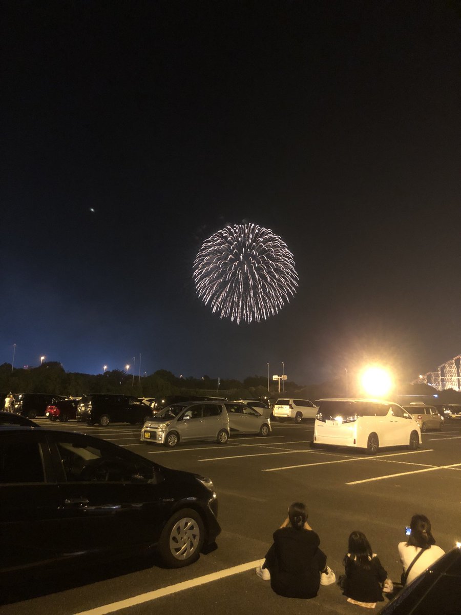 sinya0516's tweet photo. ナガシマスパーランド花火なう https://t.co/FOst3ag0Ki