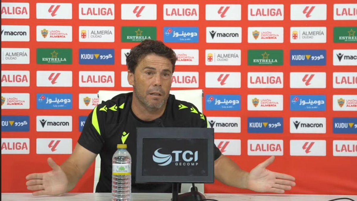 Rubi en la previa del #CulturalAlmería

👉🏻"Le dije a Arnau que había que preparar el partido de la Cultural y acabó en el Cooltural, es duda para mañana"

🦆"Bueno, los delanteros que ya tenemos tampoco son moco de pato eh"

💥"Y cuando se resfrían, ¿no moquean los patos?"