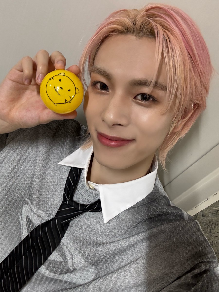 福田歩汰] サインボール書くのミスっちゃったからねこ描いてみたよ