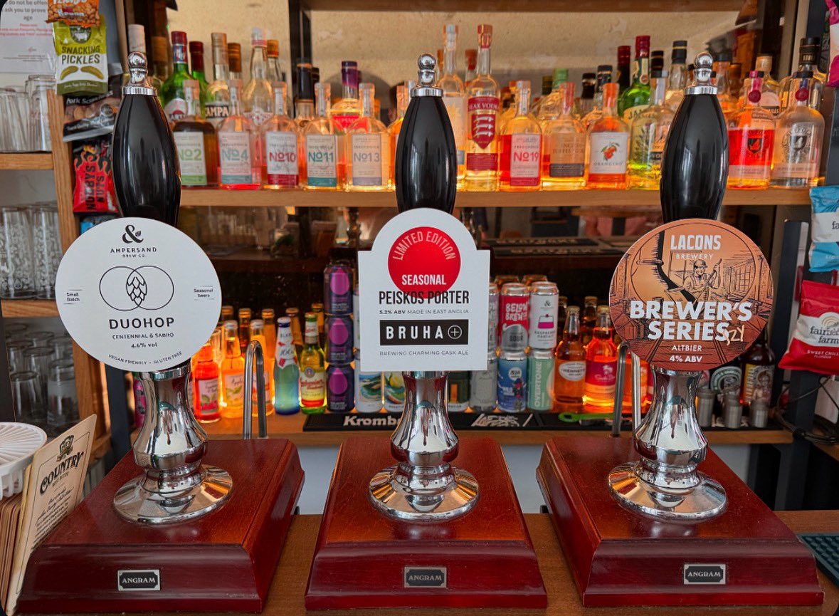 Presenting Saturday Beers at The Magnet 🧲 

<a href="/AmpersandBrewCo/">Ampersand Brew Co</a>
• Duohop (4.5%) 🌾 

@bruhahabrew
• Peiskos Porter (5.2%) ➕
(THIS BEER HAS NOW RUN OUT ❌)

<a href="/LaconsBrewery/">Lacons Brewery</a>
• Brewer’s Series (4.0%) 🍻 

#MagnetMicropub #ColchesterPub #Colchester #ColchesterBusiness #MicroPub