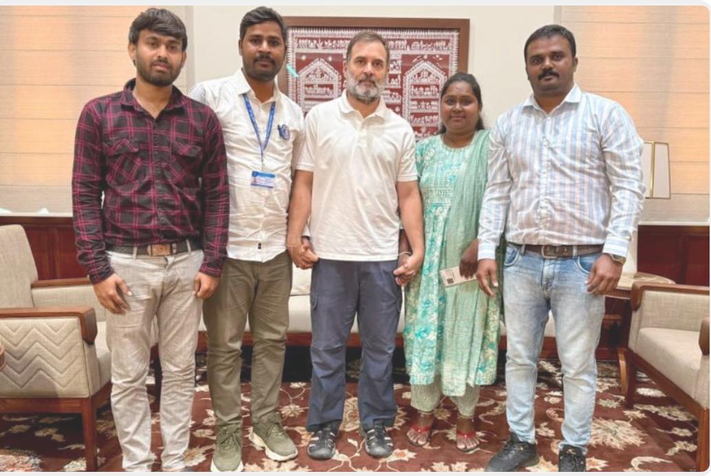 Congress stands with workers.
Rahul Gandhi leads the fight.
But <a href="/RLR_BTM/">Ramalinga Reddy</a> blocks it all in Karnataka.
<a href="/RahulGandhi/">Rahul Gandhi</a> <a href="/CMofKarnataka/">CM of Karnataka</a> <a href="/RAshokaBJP/">R. Ashoka</a> @belladarvind <a href="/Tejasvi_Surya/">Tejasvi Surya</a>
#RahulWithRiders