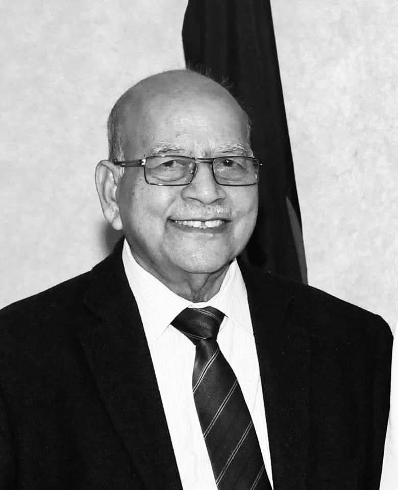 মহান মুক্তিযুদ্ধের অন্যতম সংগঠক ও বর্ষীয়ান রাজনীতিবিদ, যুক্তরাজ্য আওয়ামী লীগের সভাপতি বীর মুক্তিযোদ্ধা সুলতান মাহমুদ শরীফ ইন্তেকাল করেছেন (ইন্না লিল্লাহি ওয়া ইন্না ইলাইহি রাজিউন)।

মহান আল্লাহতালা উনাকে বেহেস্তবাসী করুক, আমিন।