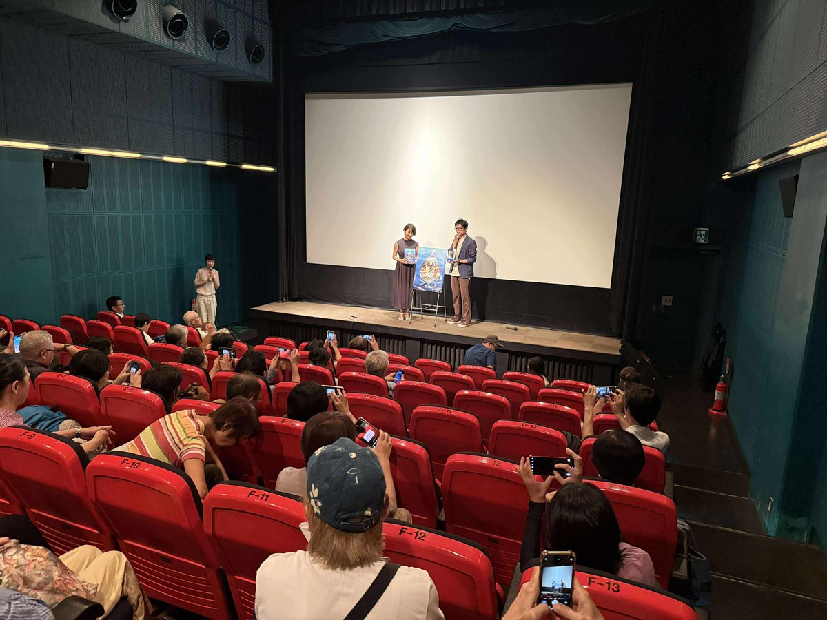 godom_movie's tweet photo. 本日は #松島京太 さんが劇場にお越しくださり、
#平良いずみ 監督とトークを行いました!
暑い中、ご来場くださりありがとうございました!
明日は映画のエンディングテーマ曲でもある
「てぃんさぐぬ花」を歌っている #Maico さんと
トーク、そして生演奏をします!
ぜひ劇場へお越しください! https://t.co/WwruqKdQzW