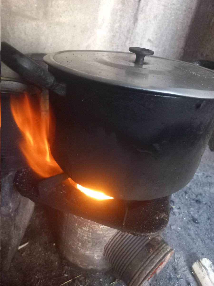 AbeerAb49979989's tweet image. We are still suffering. We want to live. We want peace. Our souls are so exhausted that they can no longer bear these conditions. #SaveUs