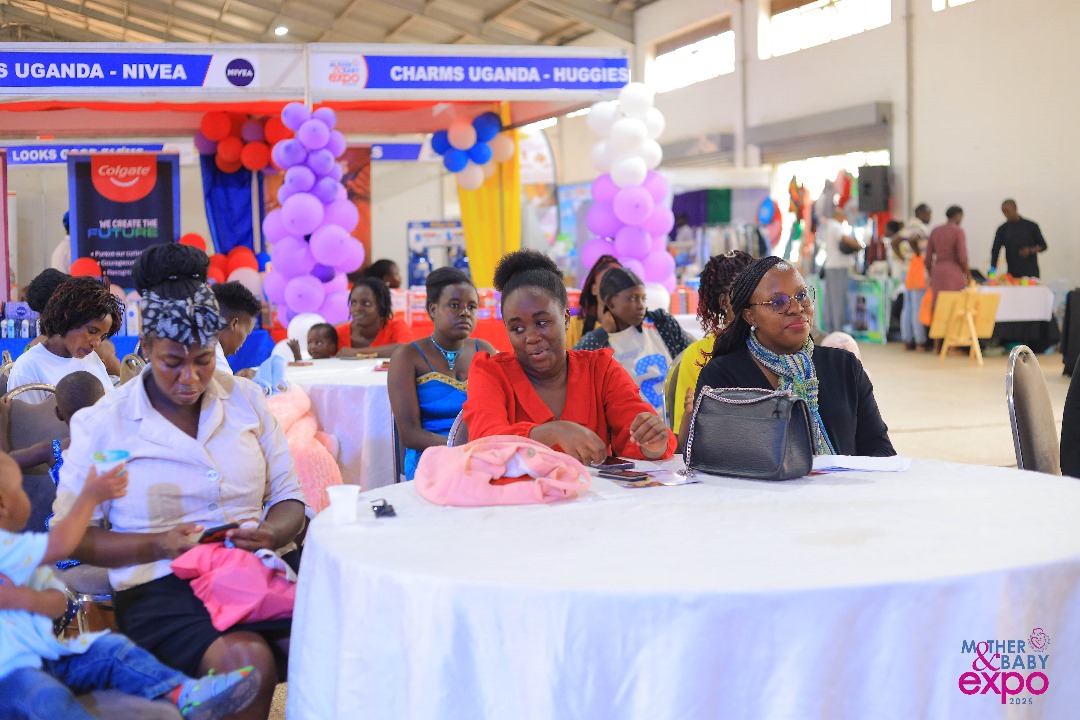 MotherNBabyExp's tweet photo. Happening Now!
Presentation by Dr. Esther Lukwago – @KaysdentalUg256. 

There’s a hidden epidemic called Early Childhood Caries (ECC). Research shows that only 36% of children have no dental caries, while 64% are affected. 

Why's this happening? 
#WeAreAtMotherAndBabyExpo https://t.co/J6XAEBz0yR