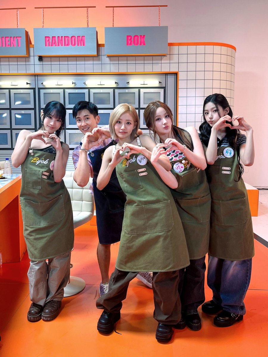 𝐀𝐫𝐞𝐭𝐡𝐚 tweet media