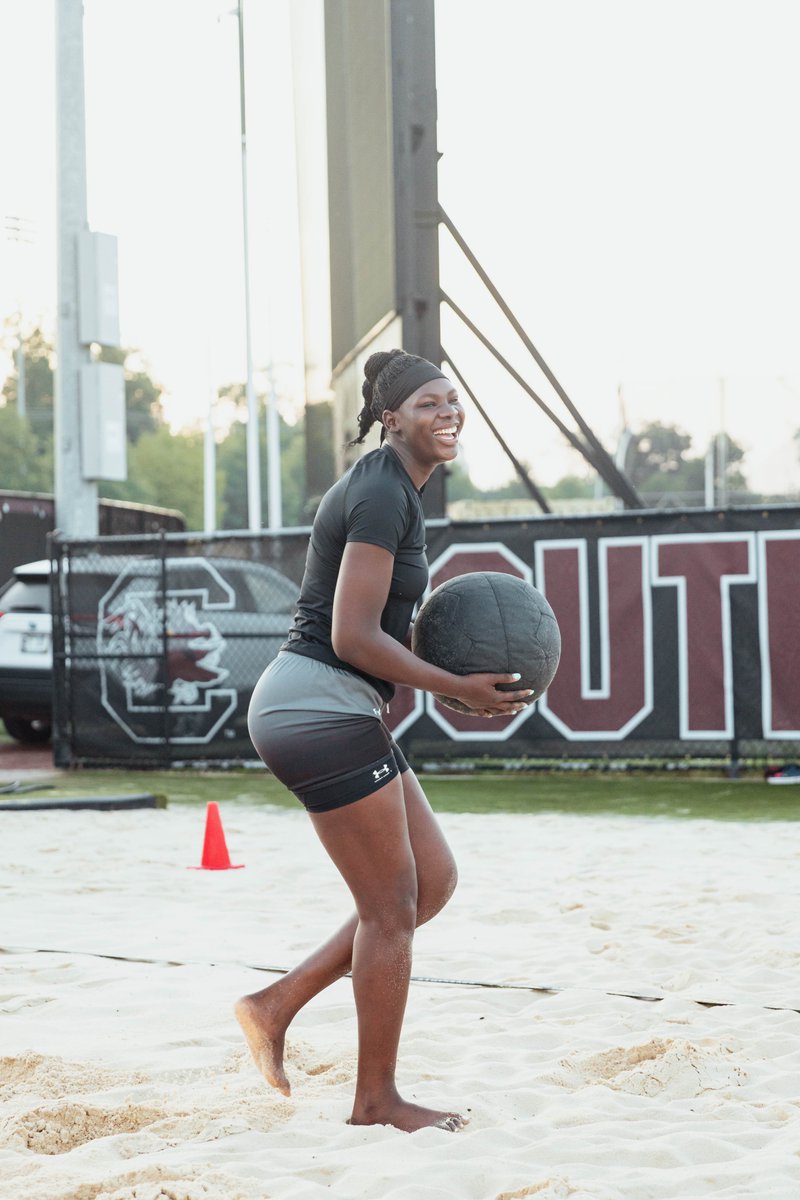 Singing 𝒉𝒂𝒑𝒑𝒚 𝒃𝒊𝒓𝒕𝒉𝒅𝒂𝒚 to Madina Okot today!!!!