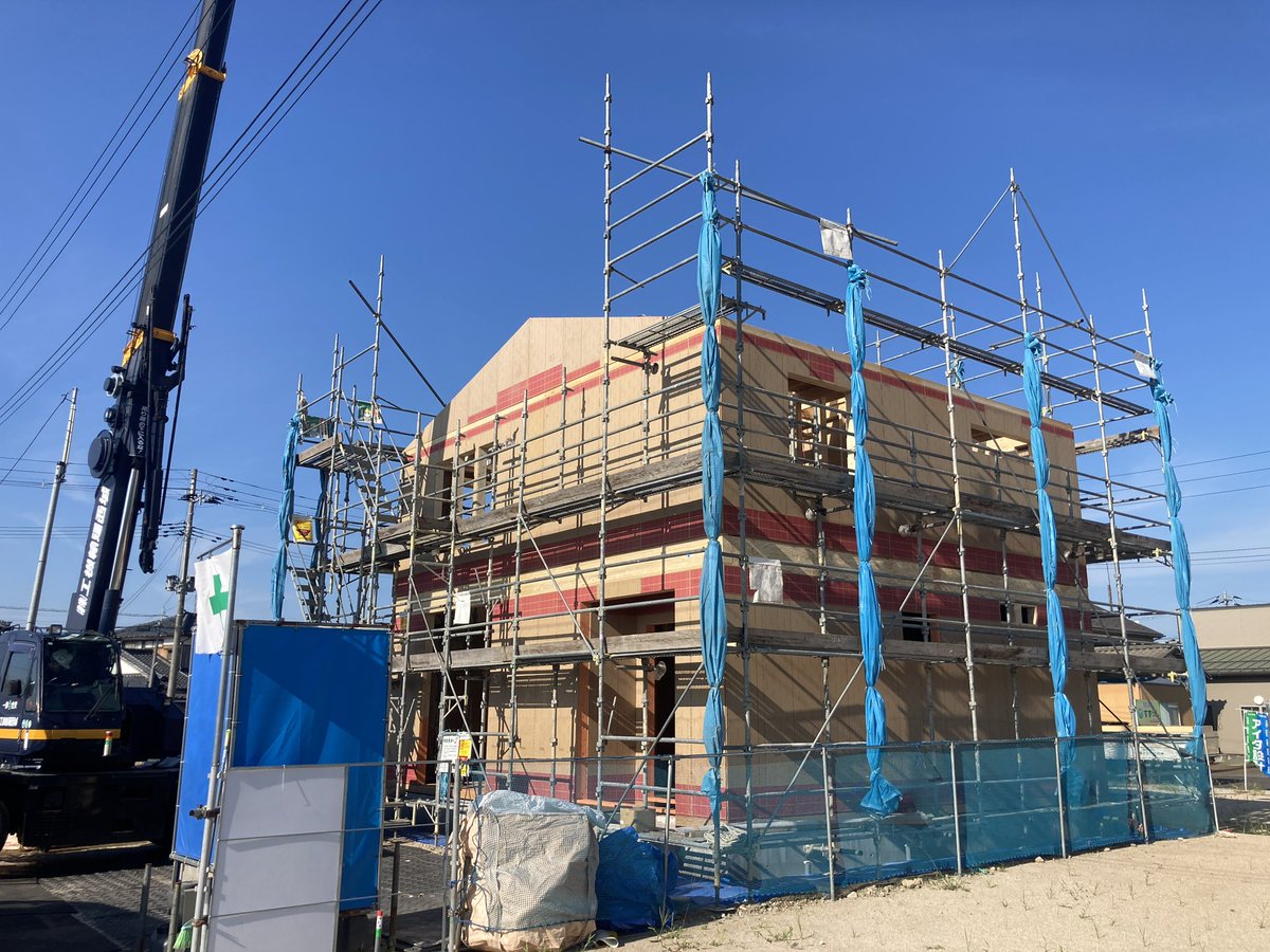 すげぇスピードで家建ってる
ザ、おうち🏠🩵の形