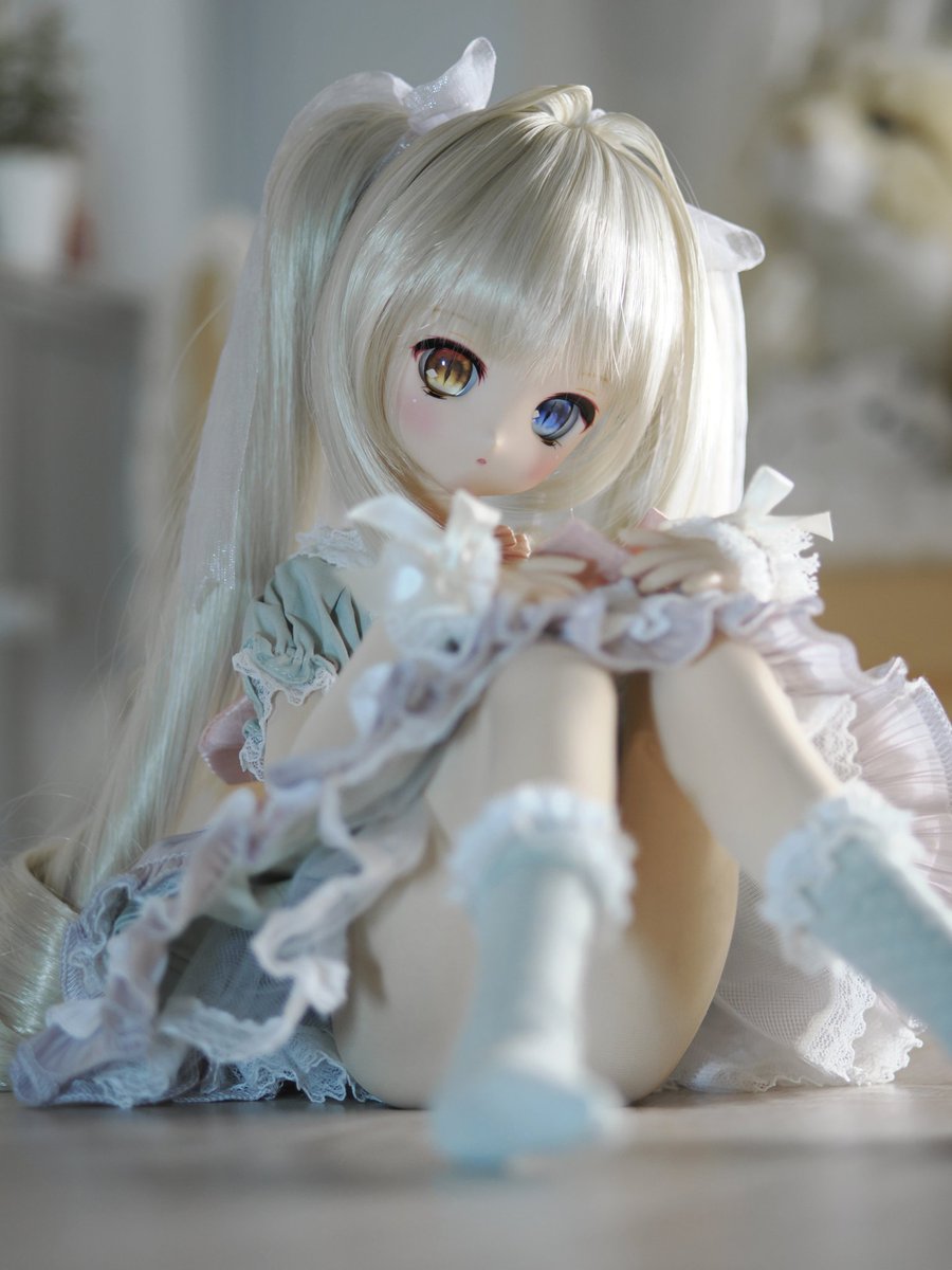 #お迎え当初と現在のドールさんが見たい
最初はこんなに写真撮るとは思ってなかった…
←お迎え当初　　　今→