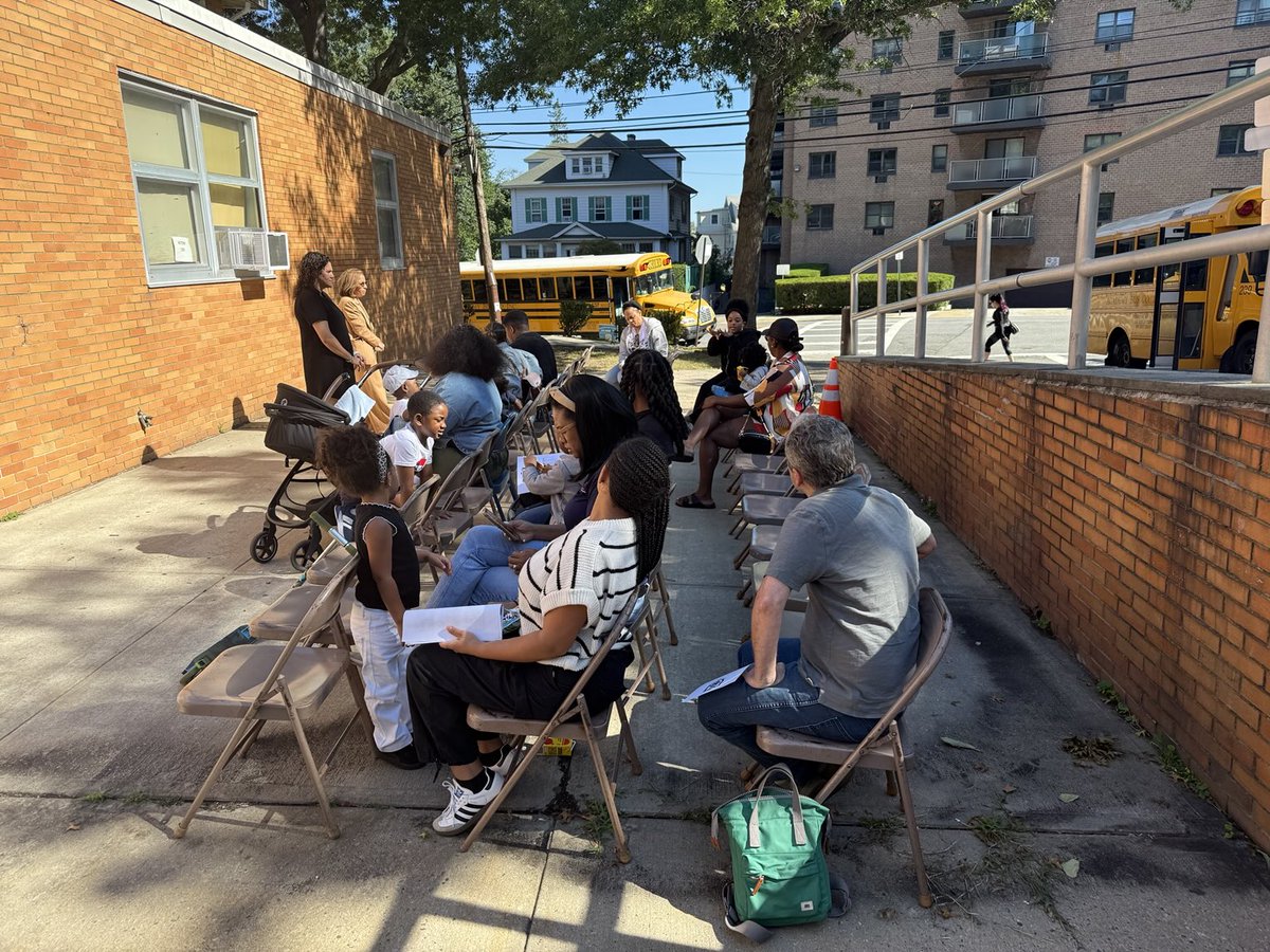 Principal Lourdes Cruz @ Montessori 27 tweet media