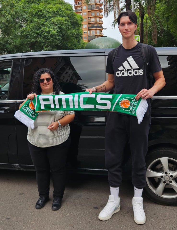 Maxi Andreatta ya está en Castellón. 

¡Bienvenido a tu nueva casa! 🙌🏠

#Volveremos💚