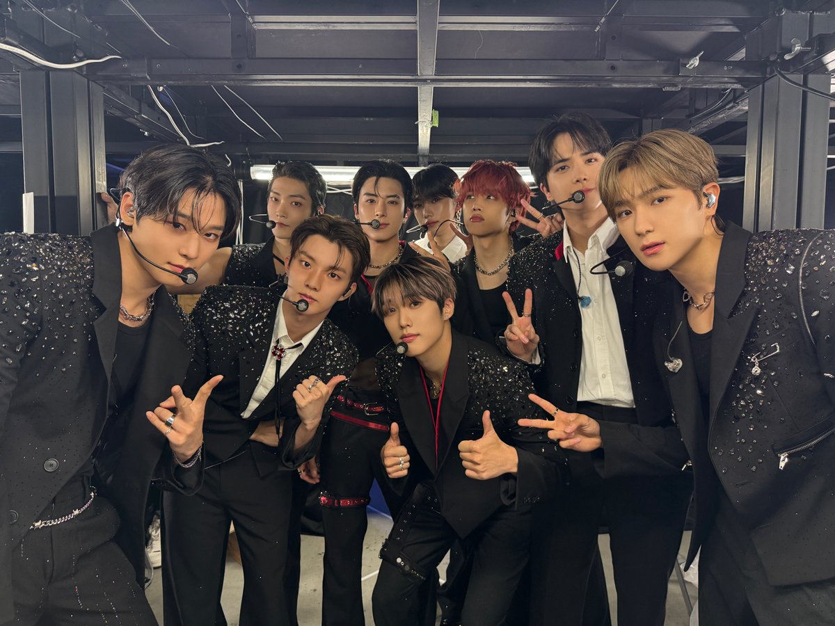 THEBOYZ_officl's tweet photo. [📸] THE BOYZ <THE BLAZE> WORLD TOUR IN YOKOHAMA DAY 1 완료🔥 일본 더비의 마음을 후끈하게 달아오르게 만든 요코하마 공연 첫 번째 날😍 모두들 즐거우셨나요?🤩 明日も一緒に大切な時間を過ごしましょう💘

#THEBOYZ #더보이즈 
#THEBLAZE #더블레이즈
#THEBLAZE_in_YOKOHAMA https://t.co/HrRC0WZxkL