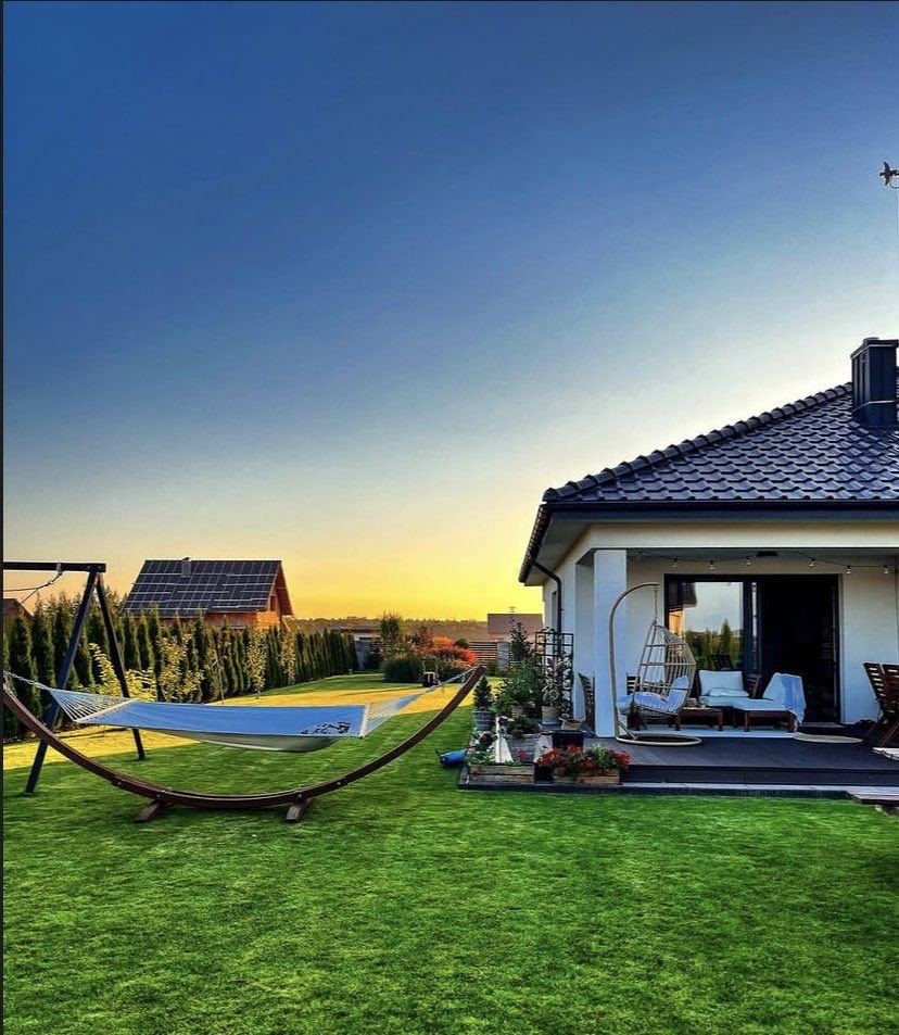 Bahçeli, müstakil bir ev.