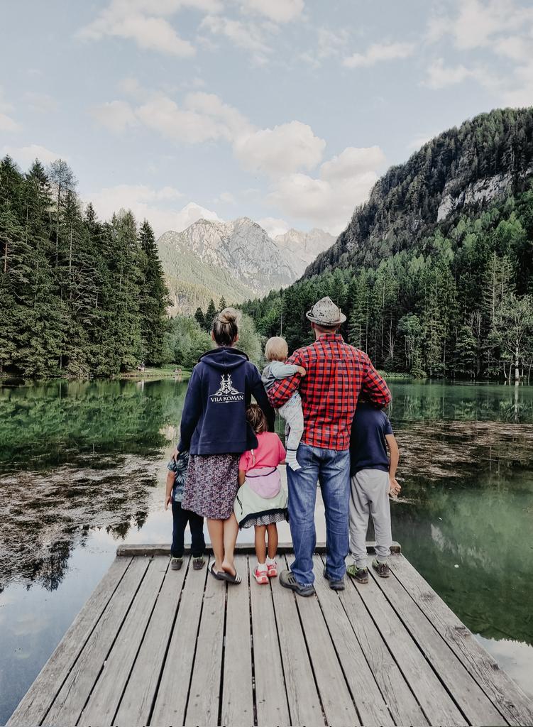 Slovenec, kam naprej? 🇸🇮

Želim si, da bi bila naša prihodnost še vedno SLOVENSKA.