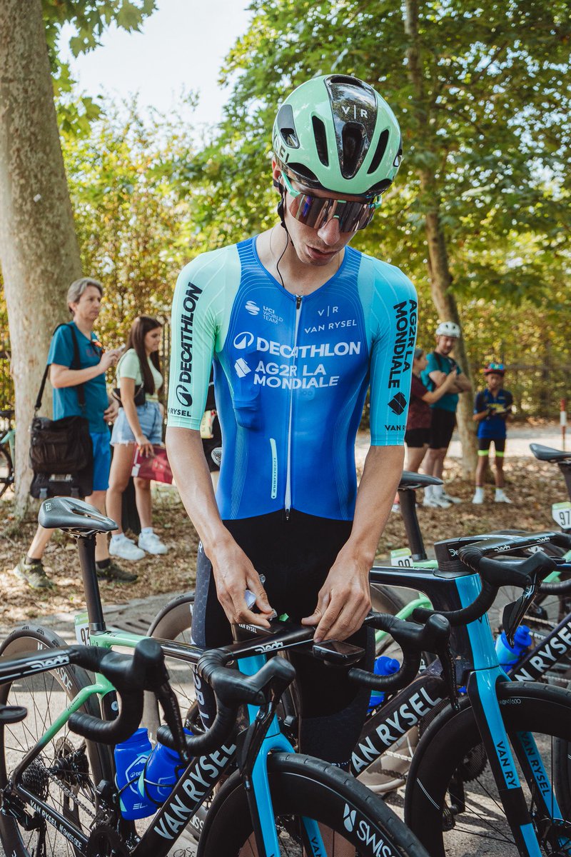 decathloncmacgm's tweet photo. 🇪🇸 @lavuelta - Étape 1

1️⃣ @MittetStaune, @LabrosseJordan et @lbsx1 disputent leur premier grand tour 💪🏻

1️⃣ @MittetStaune, @LabrosseJordan and @lbsx1 are racing their first Grand Tour 💪🏻

#DECATHLONAG2RLAMONDIALETEAM - 📷 KBLB https://t.co/iFlaJF2VC7
