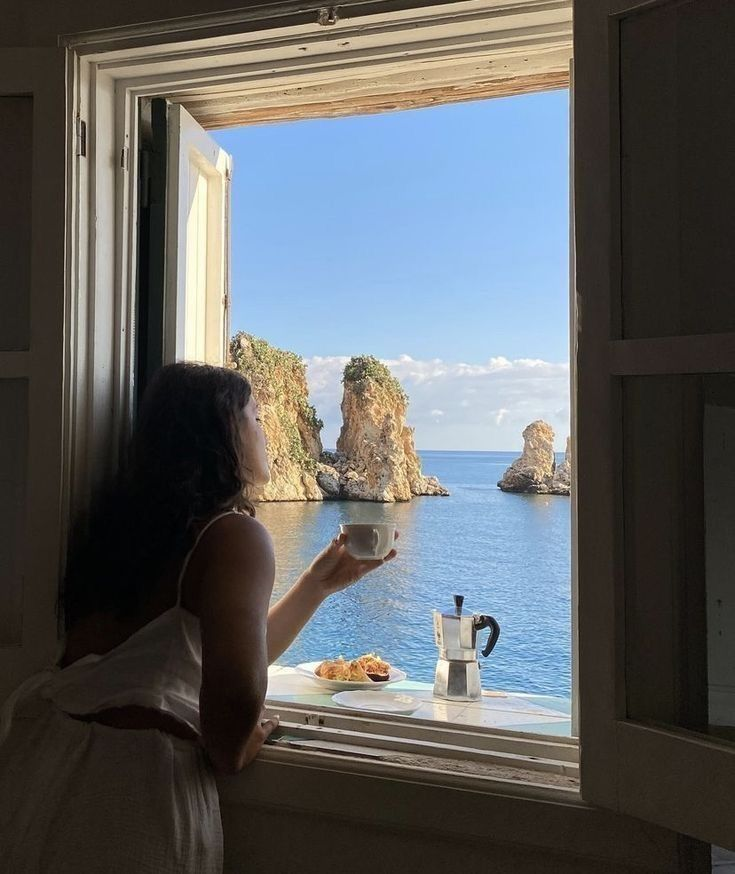 animaetars's tweet image. «El mar lo devuelve todo después de un tiempo, especialmente los recuerdos», Carlos Ruiz Zafón.