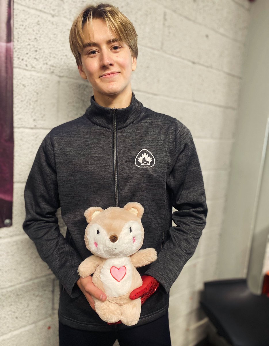 Grayson LONG 🇨🇦 🥈

“Going into this event I really didn’t expect to win a medal here. Being second after the Short Program was also a very new situation for me. I’m really glad how I could handle it. I thought I was nervous after the Short Program, but it was nothing compared to