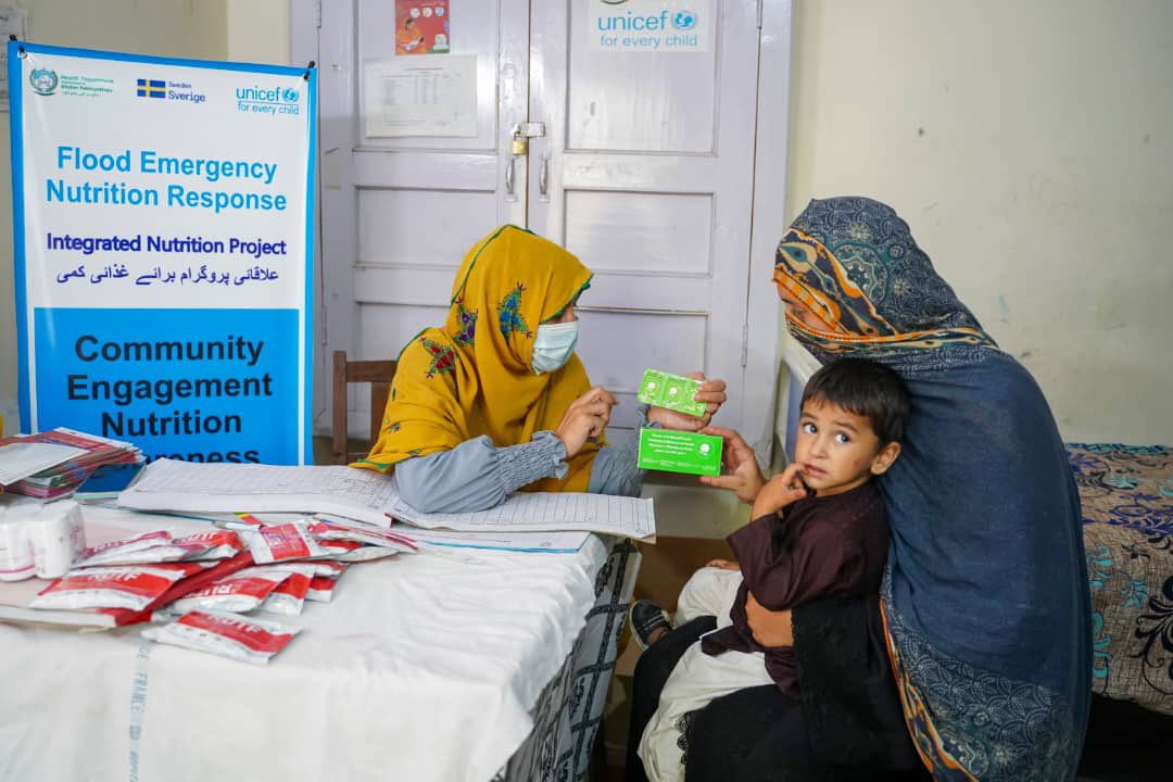 .<a href="/UNICEF/">UNICEF</a> &amp; @healthkpgovt are delivering life-saving nutrition services in flood-hit Swat, with support from @Swedeninpk. Nutrition sites deliver #RUTF treatment, supplements, counseling &amp; hygiene awareness, while LHW raise awareness door-to-door to protect children’s health.