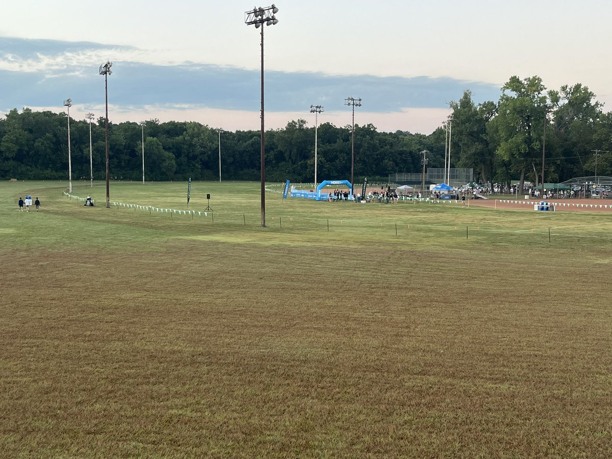 NHS_TF_XC's tweet image. 30 minutes from the start of the Greenhill-Luke’s Locker 6-Mile Relay