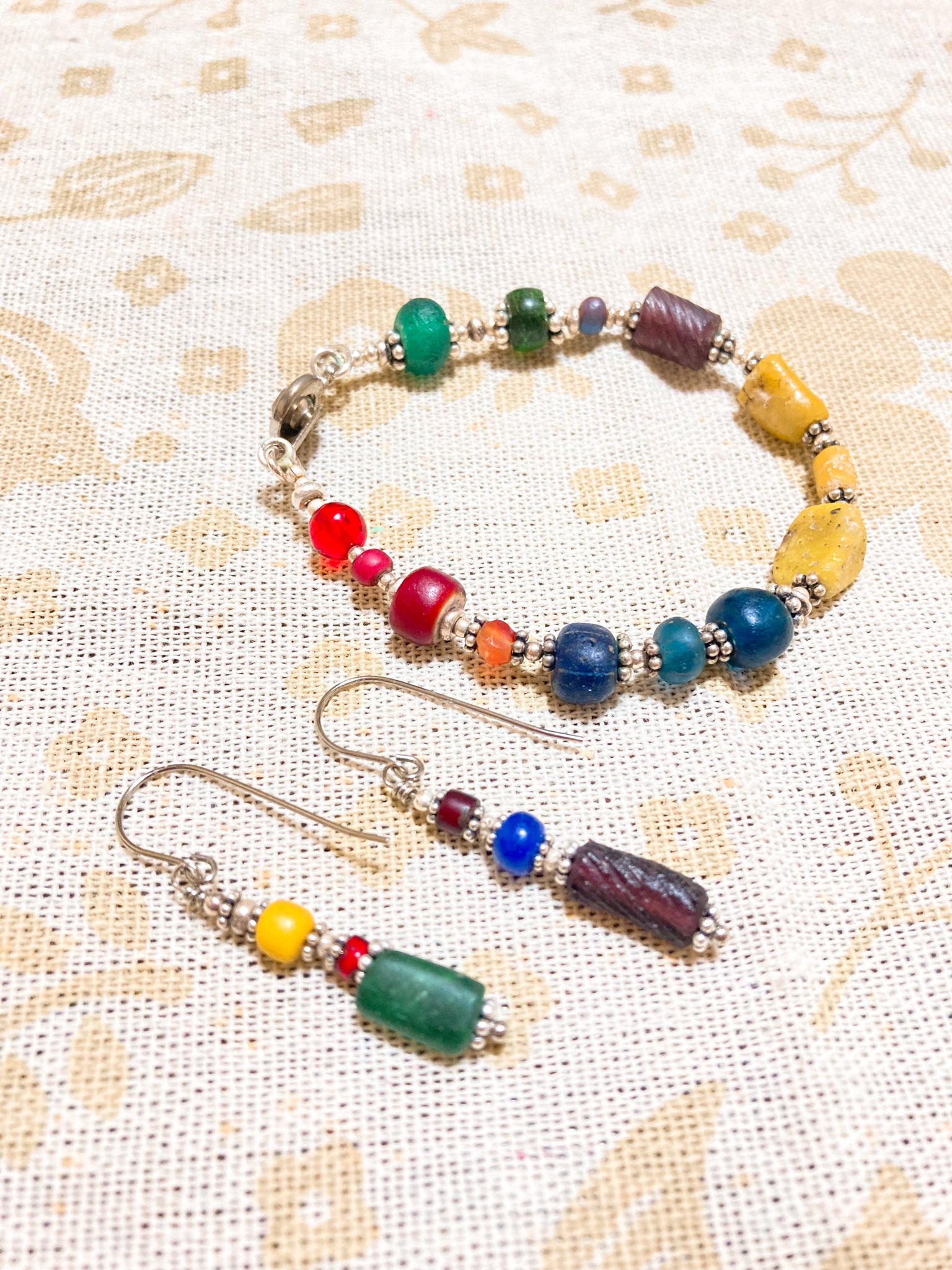 アンティークビーズ - Search / X