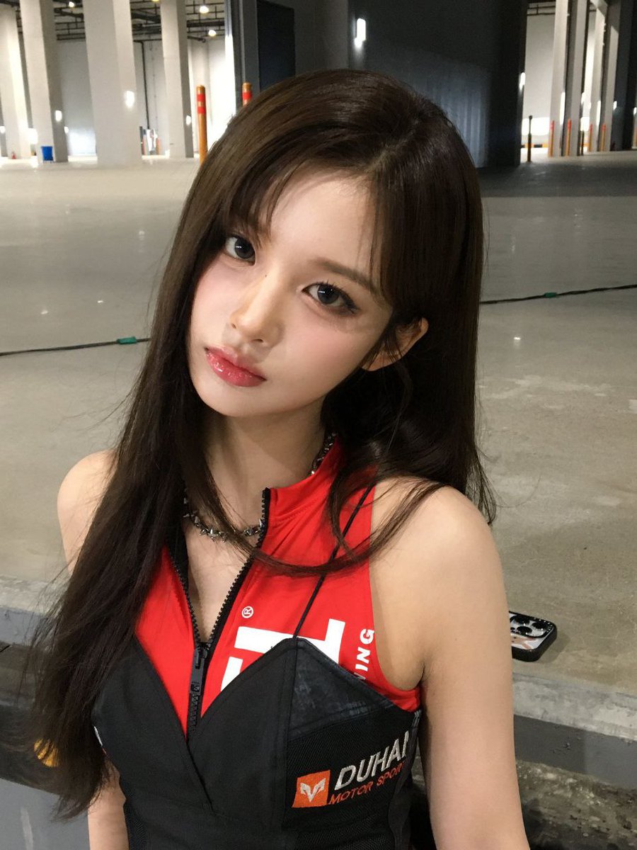 sullyaps's tweet image. I have 2 sides