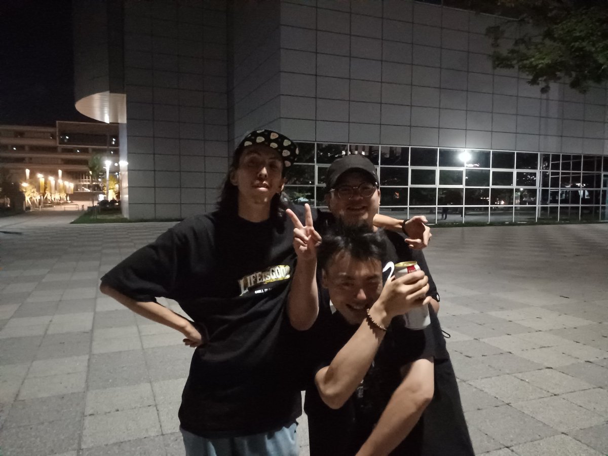 KICK DOG FESTIVALの3on3バトル、同い歳のオーガストと1つ先輩のSPICEさんとのチームで挑み、ベスト4で負けました。

久しぶりのバトルで最高なチームでした！
またやりたい！

ちなみに
Quarkのおじ様にアカペラでこれでもかってくらい酷いこと言われました(笑)
でも変わらず好きですよ！