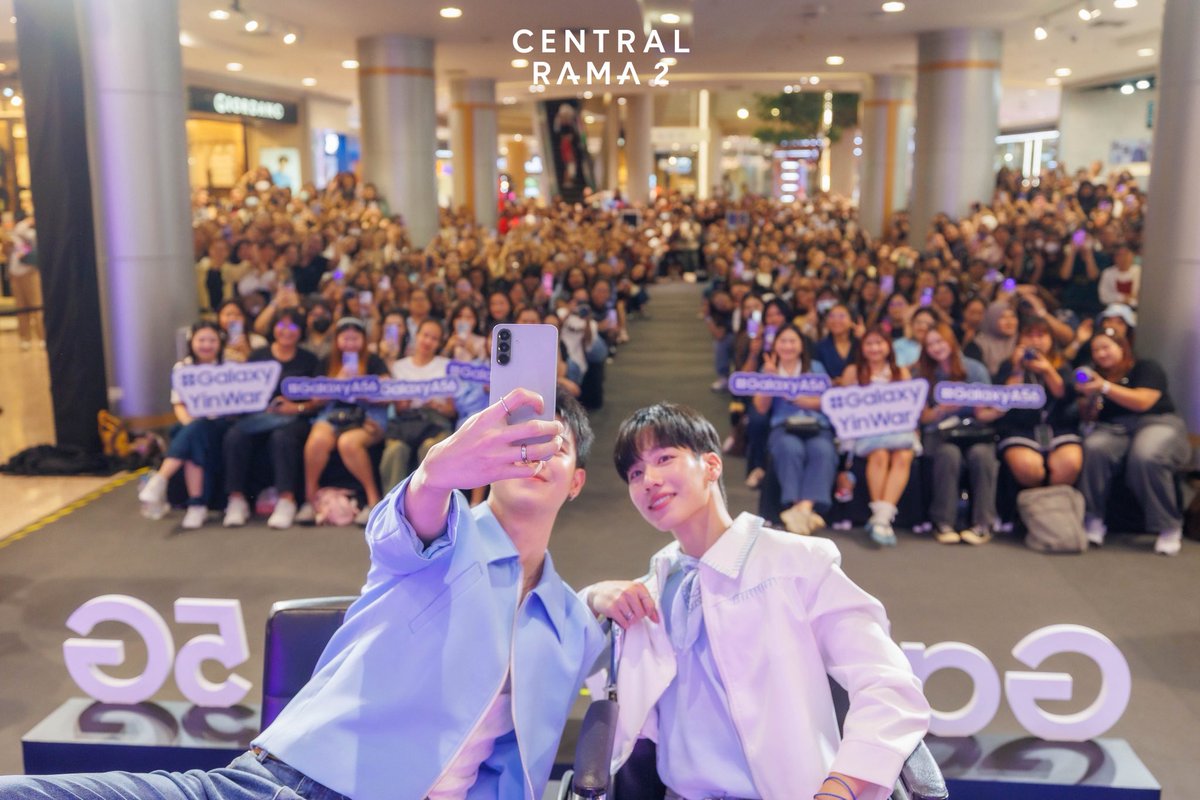 centralrama2's tweet photo. Selfie กันหน่อยยยย📸

#CentralRama2 
#GalaxyxYinWar #GalaxyA56
#หยิ่นวอร์ #YINWAR #warwanarat #yinyin_anw https://t.co/m9I1P5dOcb