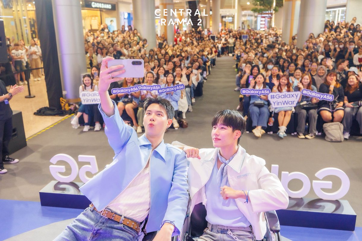 centralrama2's tweet photo. Selfie กันหน่อยยยย📸

#CentralRama2 
#GalaxyxYinWar #GalaxyA56
#หยิ่นวอร์ #YINWAR #warwanarat #yinyin_anw https://t.co/m9I1P5dOcb